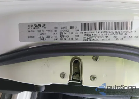 2019 Ram 1500 Classic Big Horn 4X4 6'4 Box z USA, uszkodzony, nr VIN 1C6RR7TT3KS567085